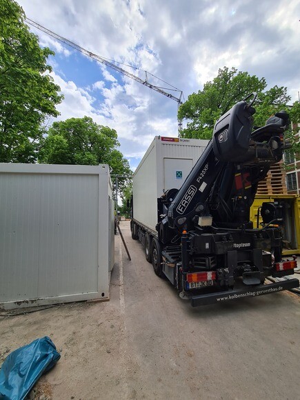 Container-auf-LKW